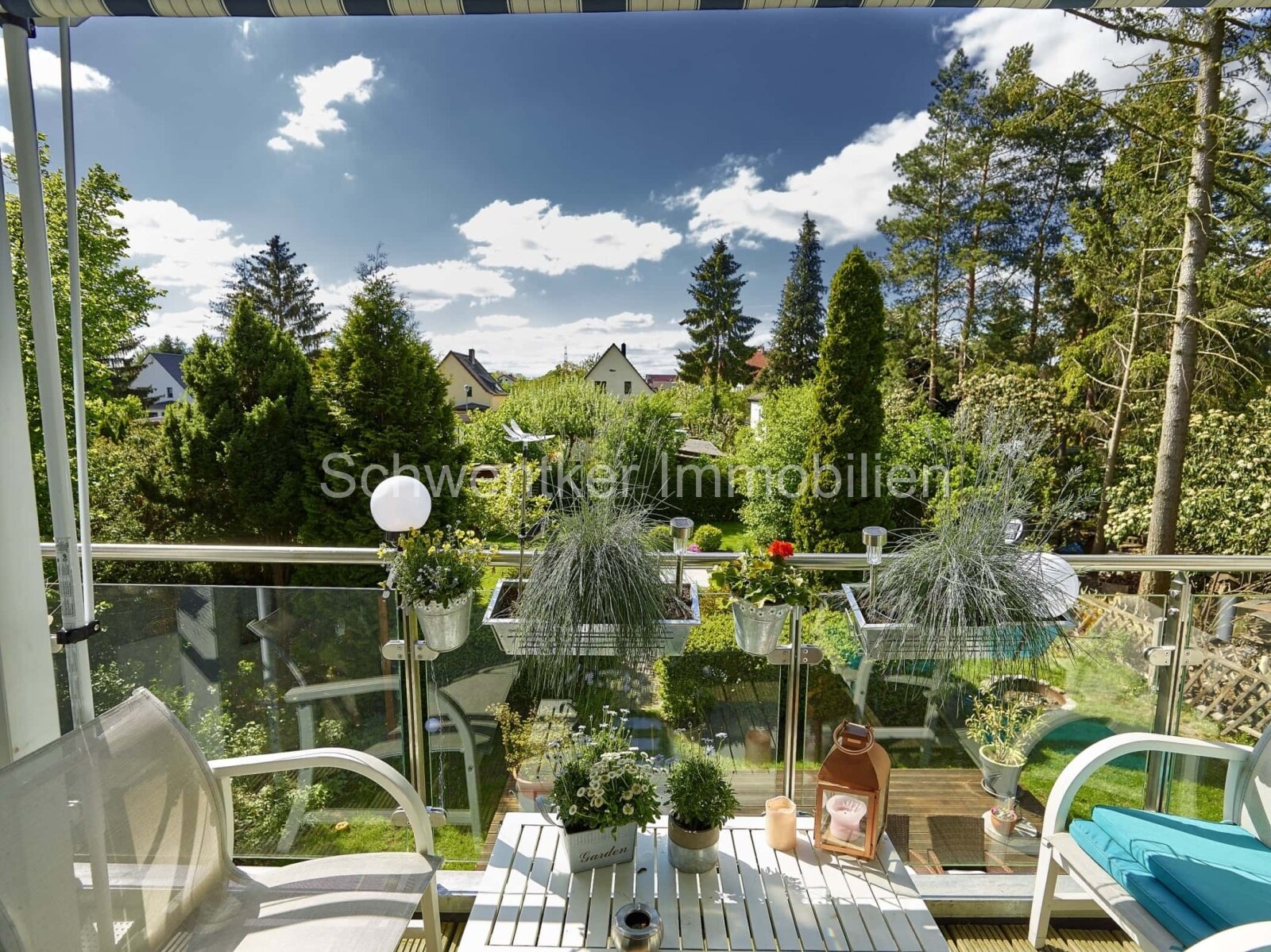 Eigentumswohnung in elegantem Zweifamilienhaus, großzügig, sonnig und familienfreundlich (OG)