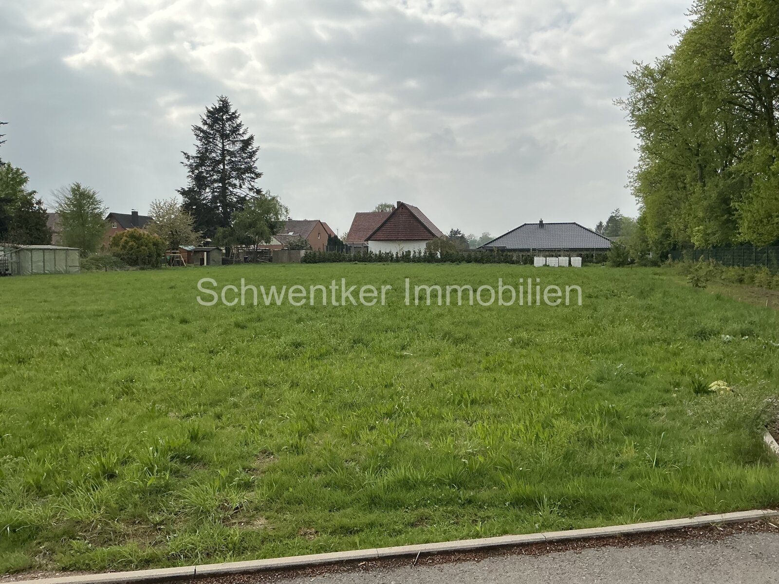 Sonniges Baugrundstück in familienfreundlicher Lage mit bester Infrastruktur in Petershagen Lahde