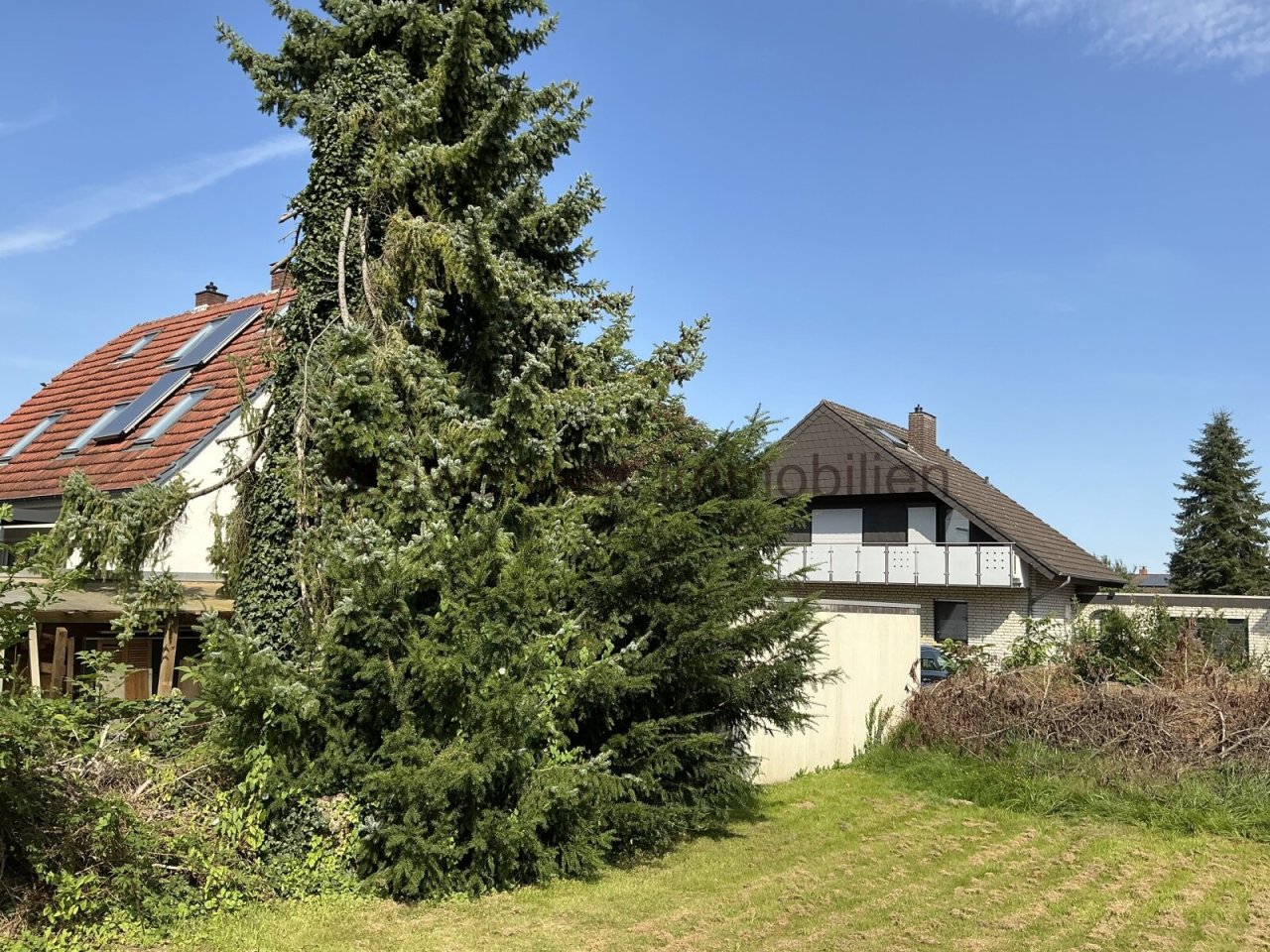 Grundstücksfoto